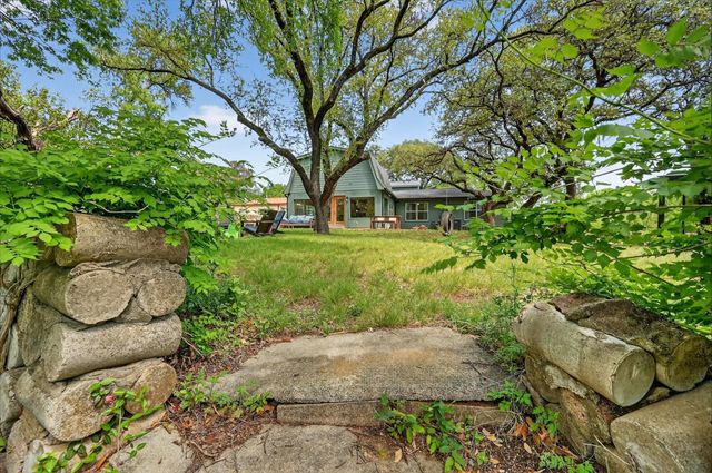 7036 Lotus Trail, Lake Worth, TX 76135