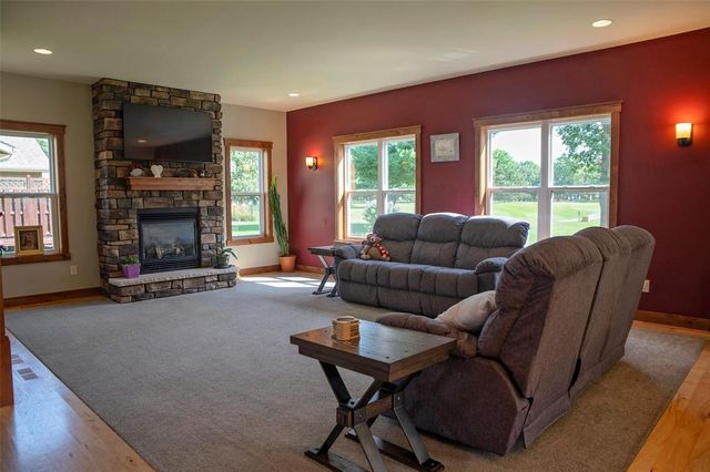 4823 Club House Lane, Eau Claire, WI 54703