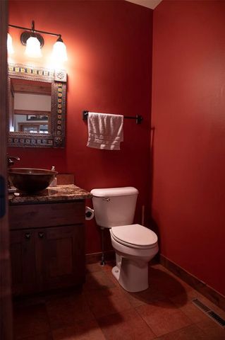 4823 Club House Lane, Eau Claire, WI 54703