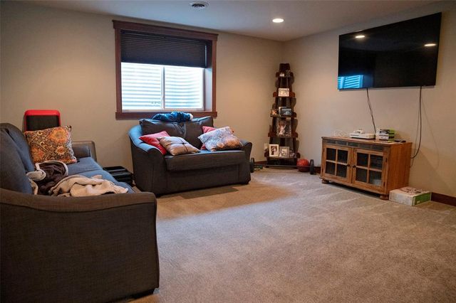 4823 Club House Lane, Eau Claire, WI 54703