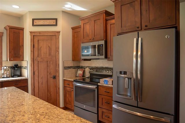 4823 Club House Lane, Eau Claire, WI 54703