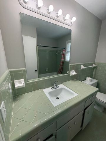 160 E Regent Dr, Clarksville, TN 37043