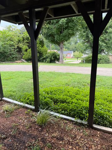160 E Regent Dr, Clarksville, TN 37043