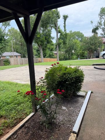 160 E Regent Dr, Clarksville, TN 37043