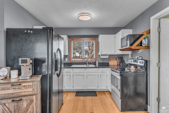 411 Moro Street, Manhattan, KS 66502