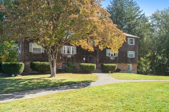 137 John A Dunn Memorial Dr 6, Rockland, MA 02370