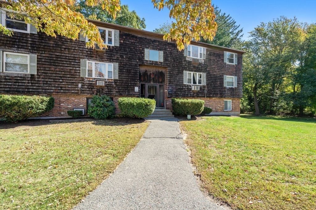 137 John A Dunn Memorial Dr 6, Rockland, MA 02370