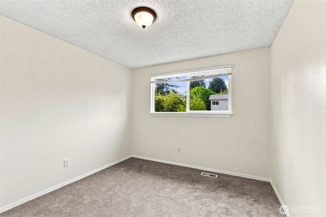 1116 SW 106th Street, Seattle, WA 98146