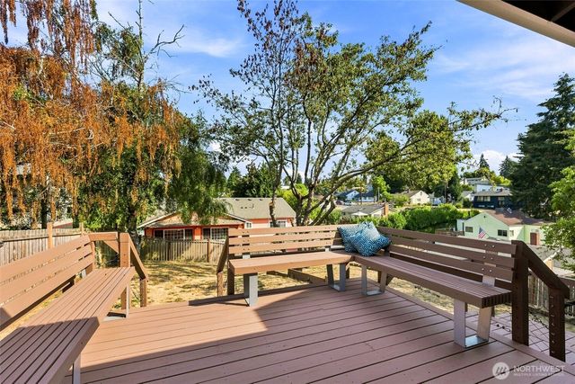 1116 SW 106th Street, Seattle, WA 98146