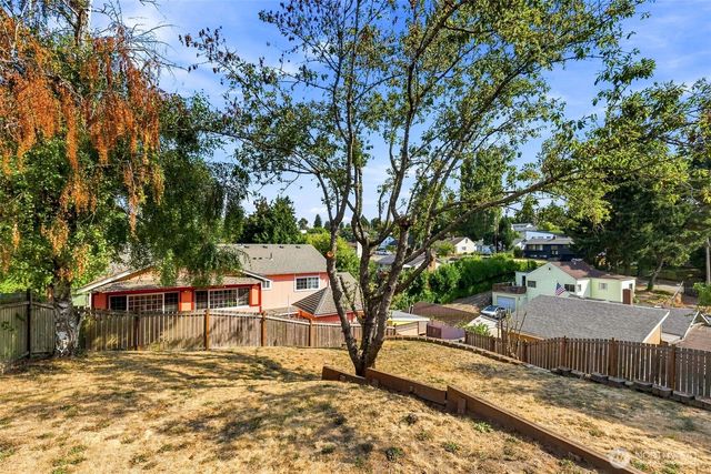 1116 SW 106th Street, Seattle, WA 98146