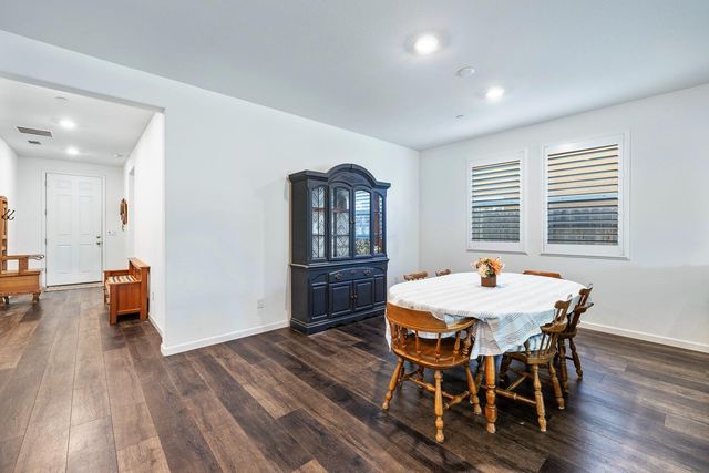 6816 E Woodward Avenue, Fresno, CA 93727