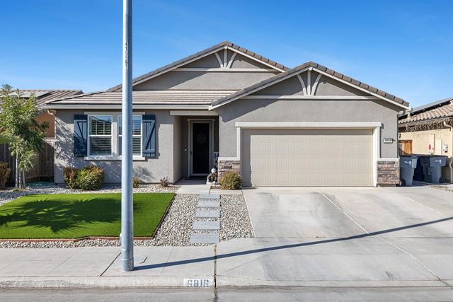 6816 E Woodward Avenue, Fresno, CA 93727