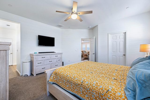 6816 E Woodward Avenue, Fresno, CA 93727