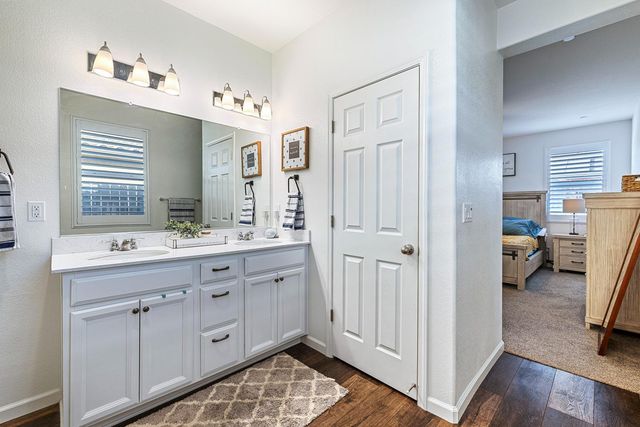 6816 E Woodward Avenue, Fresno, CA 93727
