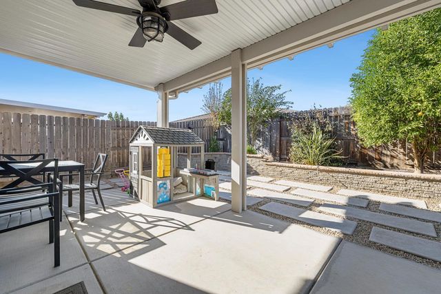 6816 E Woodward Avenue, Fresno, CA 93727