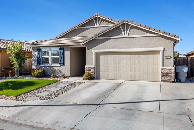 6816 E Woodward Avenue, Fresno, CA 93727
