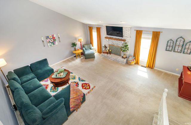 3599 Crossgate Court, Newburgh, IN 47630