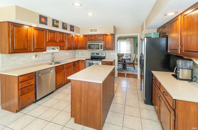 3599 Crossgate Court, Newburgh, IN 47630