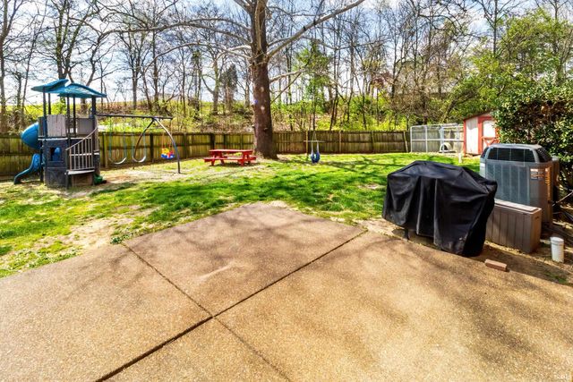 3599 Crossgate Court, Newburgh, IN 47630