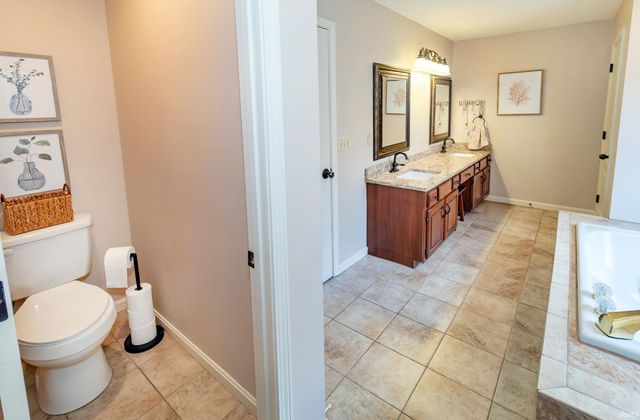 3599 Crossgate Court, Newburgh, IN 47630