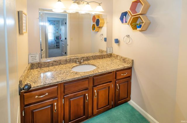 3599 Crossgate Court, Newburgh, IN 47630