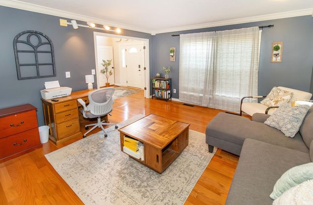 3599 Crossgate Court, Newburgh, IN 47630