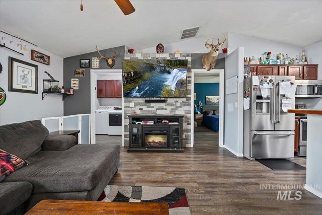 1411 Cayuse Creek Dr, Kimberly, ID 83341