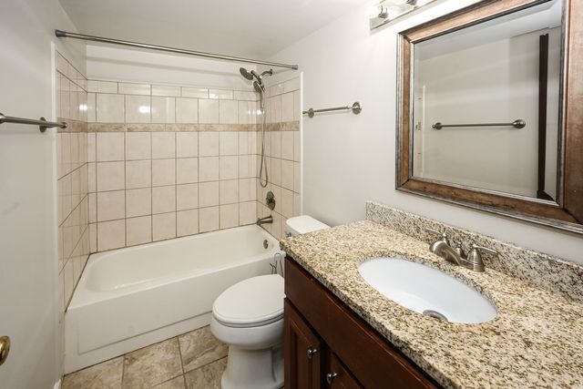 230 University Lane, Elk Grove Village, IL 60007