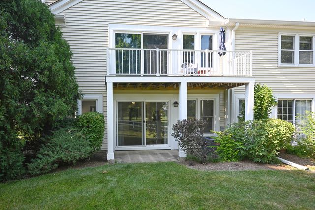 230 University Lane, Elk Grove Village, IL 60007