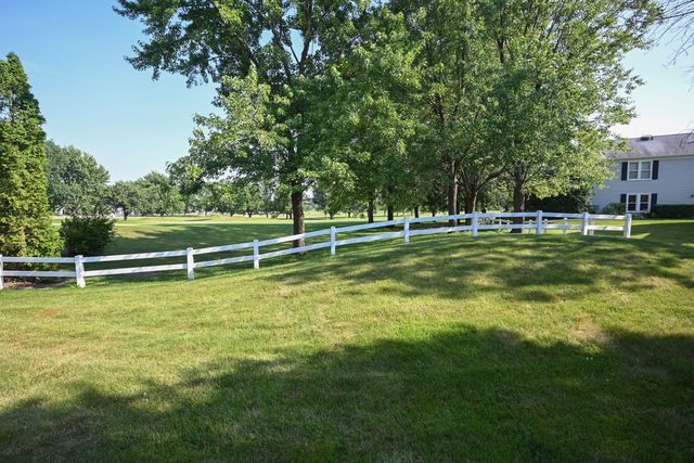 230 University Lane, Elk Grove Village, IL 60007