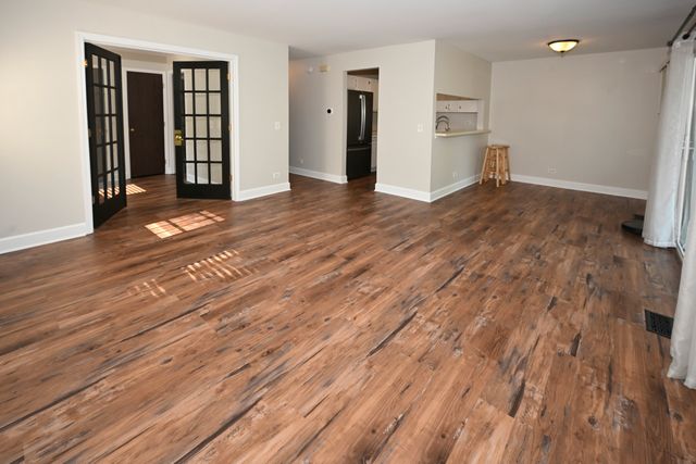 230 University Lane, Elk Grove Village, IL 60007