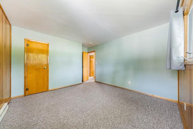 690 W 5TH AVENUE, Oshkosh, WI 54902