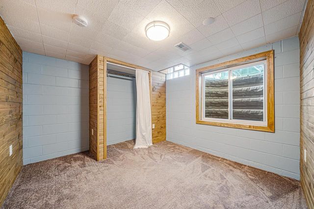 690 W 5TH AVENUE, Oshkosh, WI 54902