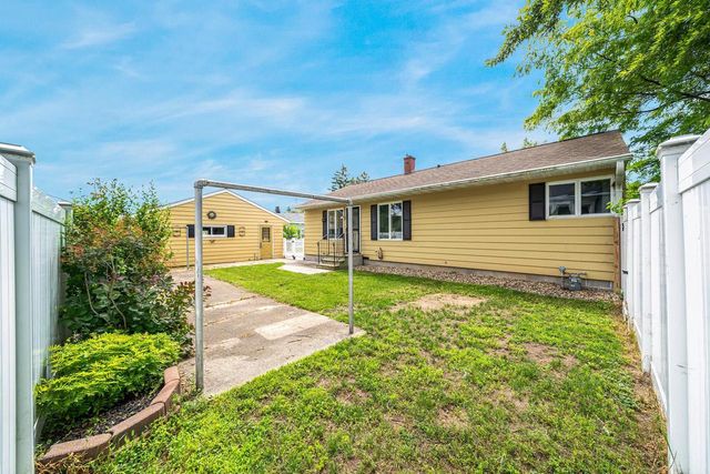 690 W 5TH AVENUE, Oshkosh, WI 54902