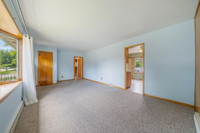 690 W 5TH AVENUE, Oshkosh, WI 54902