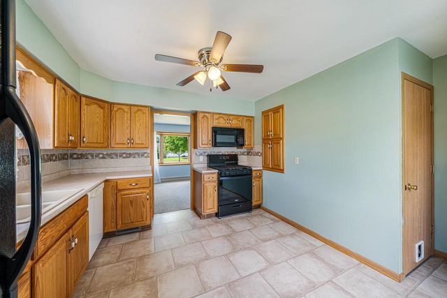 690 W 5TH AVENUE, Oshkosh, WI 54902