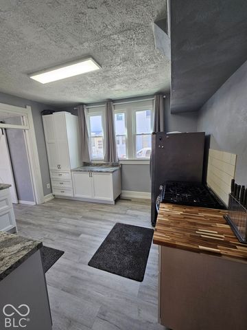 917 W 8th Street, Anderson, IN 46016