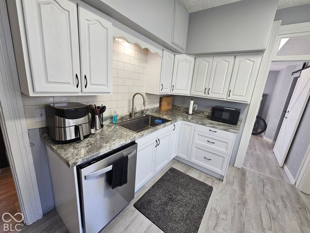 917 W 8th Street, Anderson, IN 46016