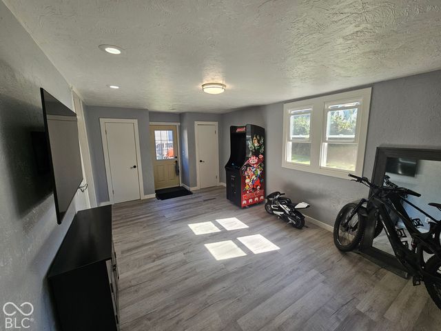 917 W 8th Street, Anderson, IN 46016