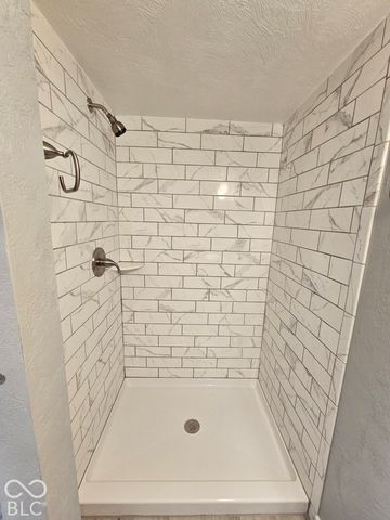 917 W 8th Street, Anderson, IN 46016