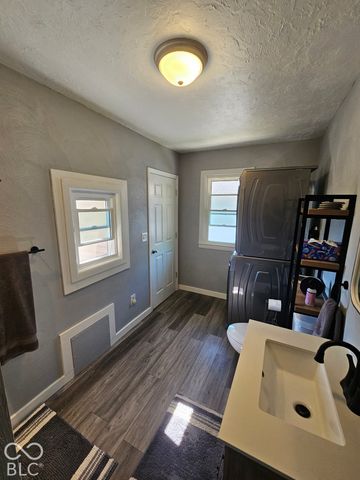 917 W 8th Street, Anderson, IN 46016