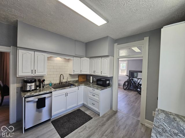 917 W 8th Street, Anderson, IN 46016