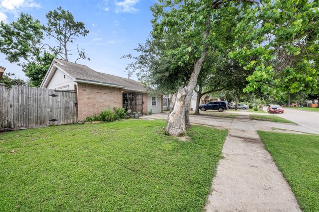 12127 W Marsham Circle, Houston, TX 77066