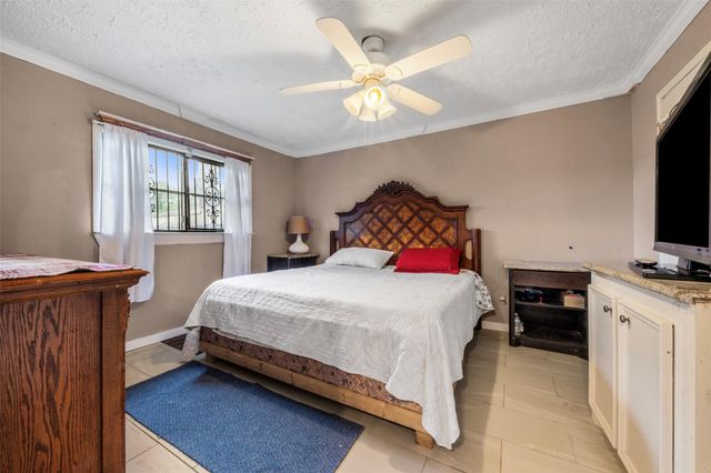 12127 W Marsham Circle, Houston, TX 77066
