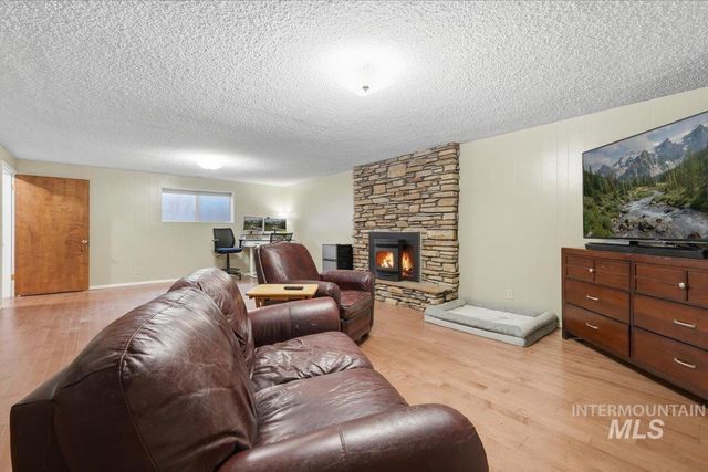 4919 N Burlington Dr, Boise, ID 83704
