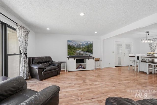 4919 N Burlington Dr, Boise, ID 83704