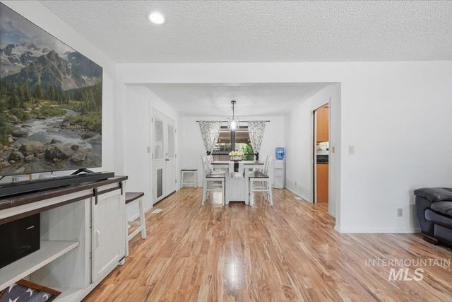 4919 N Burlington Dr, Boise, ID 83704