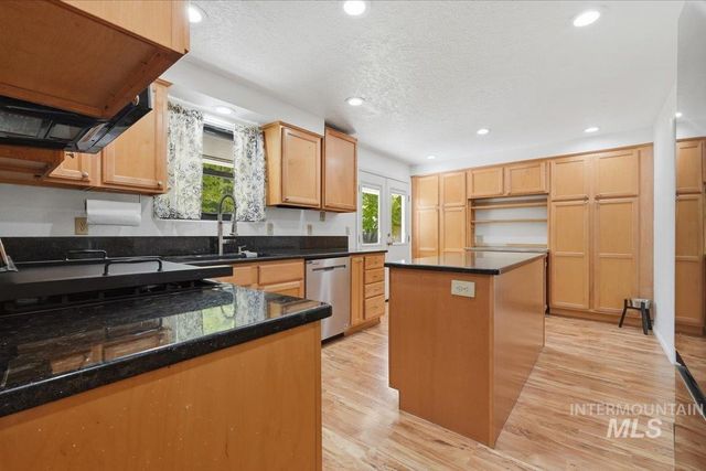 4919 N Burlington Dr, Boise, ID 83704