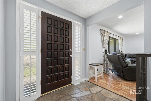 4919 N Burlington Dr, Boise, ID 83704