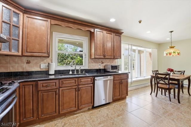 17 Edgewood Ave N, West Orange Twp., NJ 07052